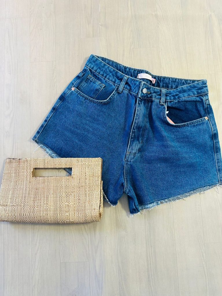 Short Jeans Bolso Quadrado Denim LV Médio
