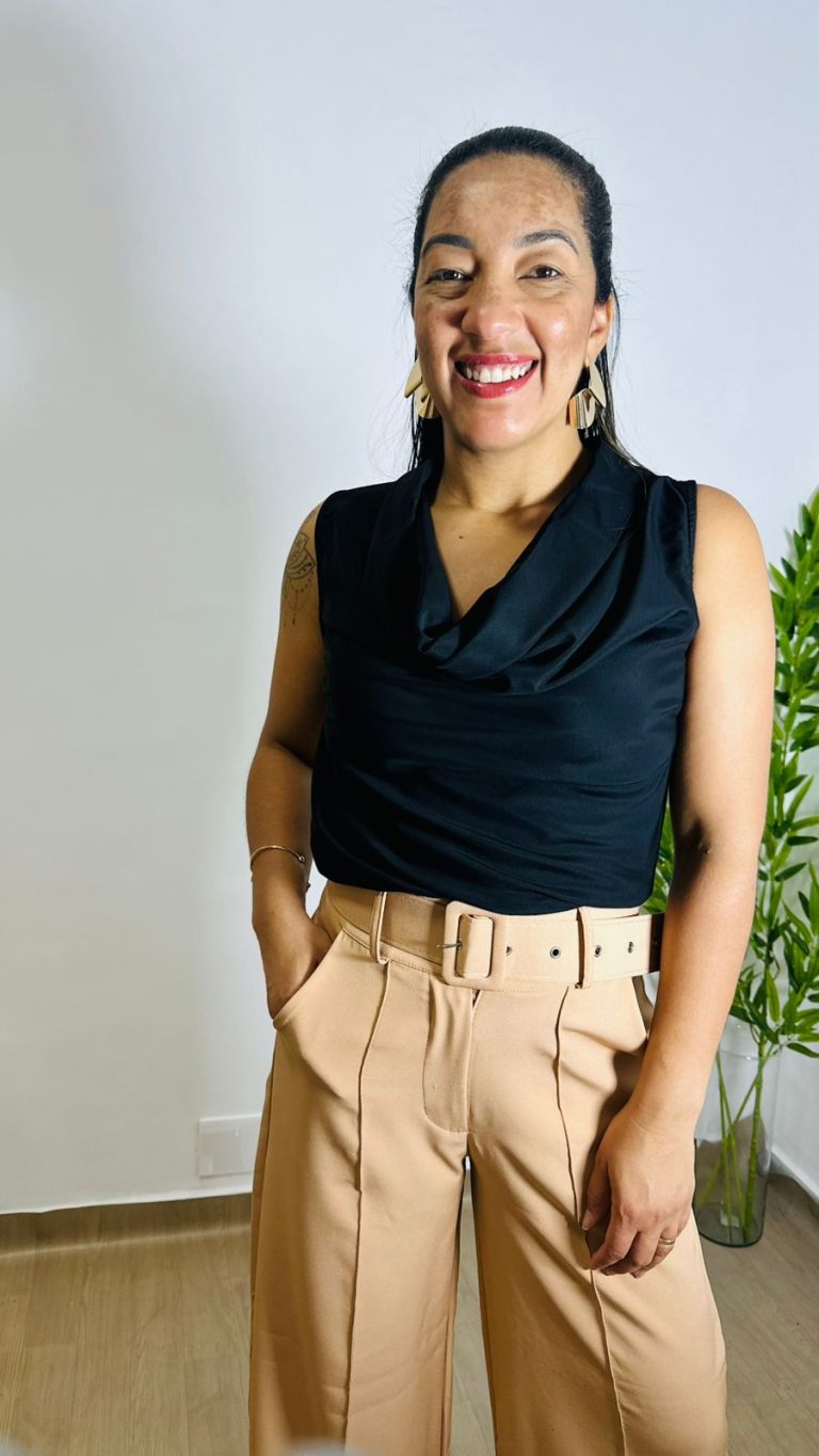 Blusa Cetim Gola Boba